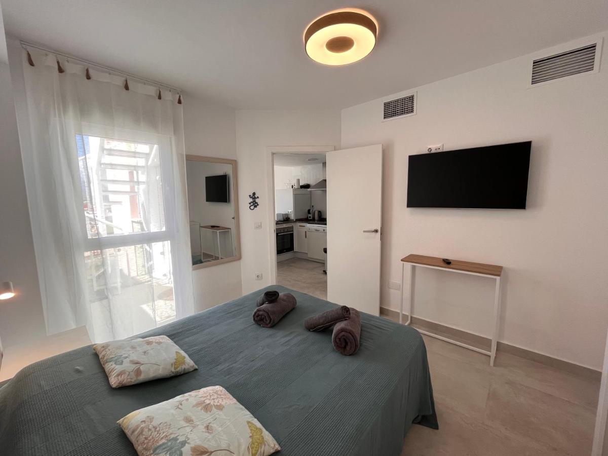 Atico Helena Con Solarium Y Jacuzzi Privado En Laguna Beach Vera Bagian luar foto